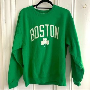 Oversized vintage Boston Celtic crew neck sweatshirt large